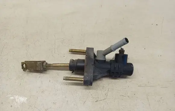 Toyota Avensis T250 Clutch master cylinder 
