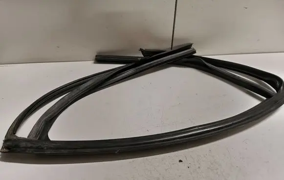 BMW 3 F30 F35 F31 Rubber seal rear door 177447
