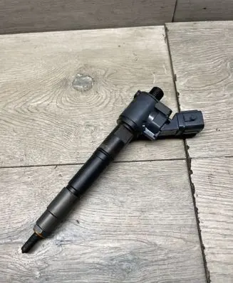 Volvo V70 Fuel injector 31405404 03t66659 32370010