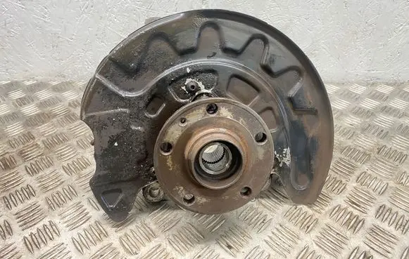 Front wheel hub