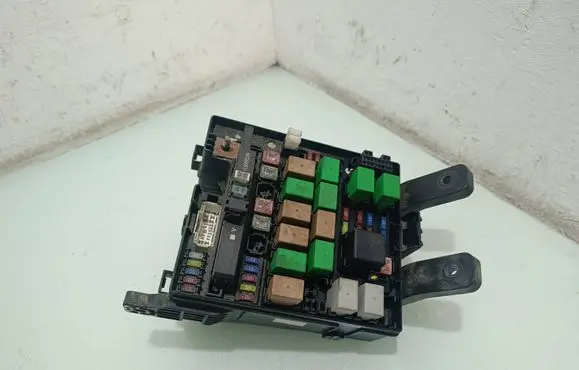 KIA Sportage Fuse box set 913003U480