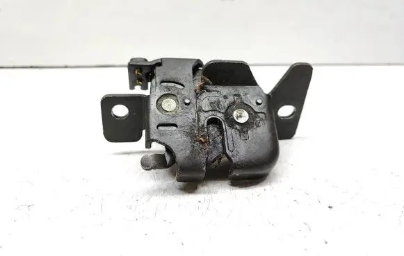 Mazda 323 F Tailgate/trunk/boot lock/catch/latch