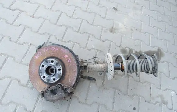 Peugeot 308 Front wheel hub spindle knuckle