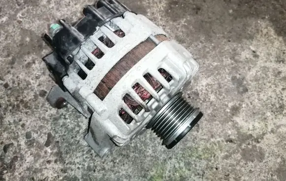 Opel Mokka X Generator/alternator 13597226