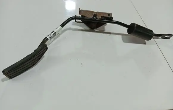 Suzuki Swift I Accelerator throttle pedal