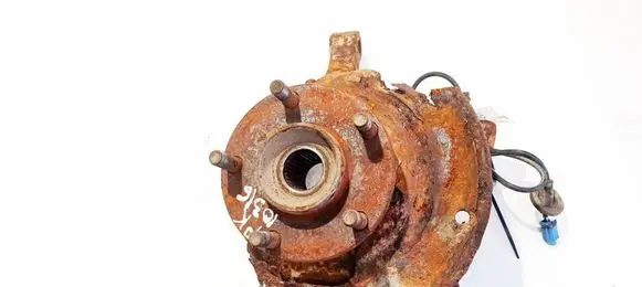 Nissan X-Trail T30 Front wheel hub
