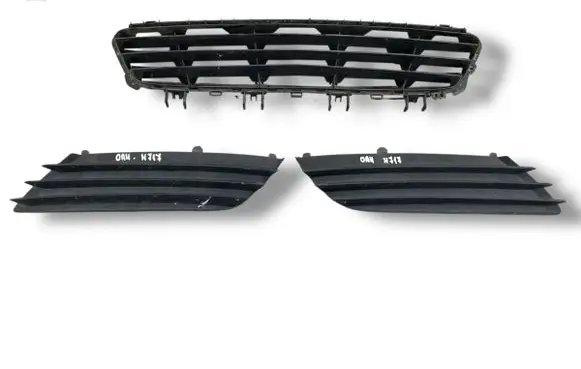Opel Astra H Front bumper lower grill 13117251 24460271 13117250