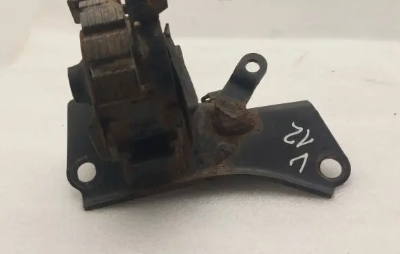 Toyota Corolla Verso AR10 Engine mount bracket 123720R010