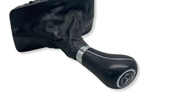 Mercedes-Benz C W204 Gear lever shifter trim leather/knob A2042671510