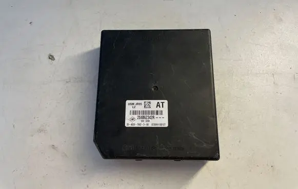Renault Megane III Fuse module 284B62342R 0230991100127 2840207902300