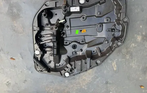 BMW X5 G05 Rear window lifting mechanism without motor 9450785 E65292201