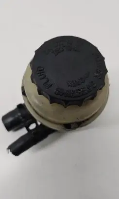 Power steering fluid tank/reservoir