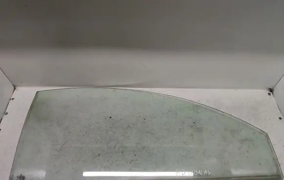 Volkswagen New Beetle Front door window/glass (coupe) 