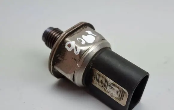 Citroen C5 Fuel pressure sensor 55PP0402 0616262339
