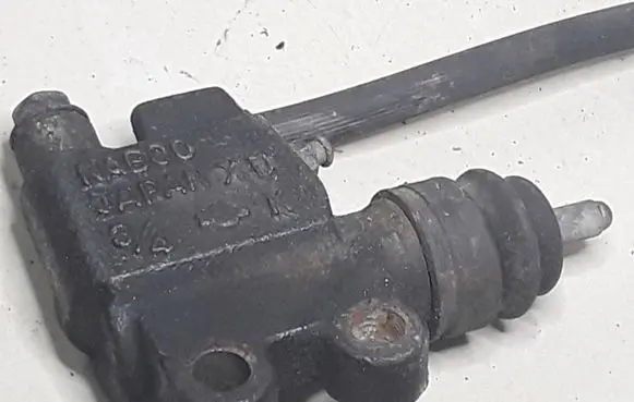 Nissan Primera Clutch slave cylinder 