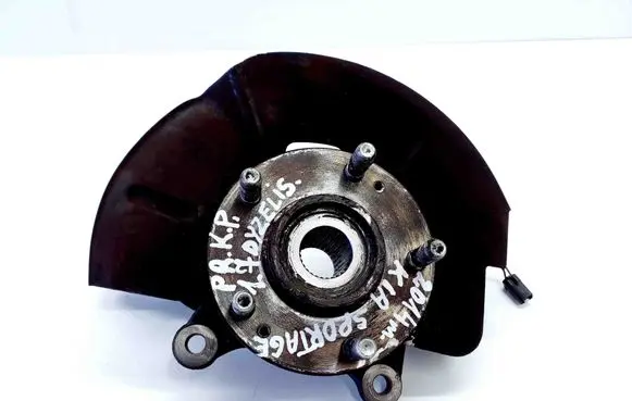Front wheel hub