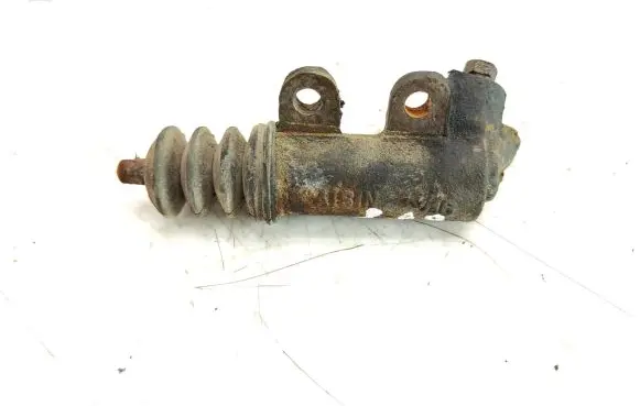 Clutch slave cylinder