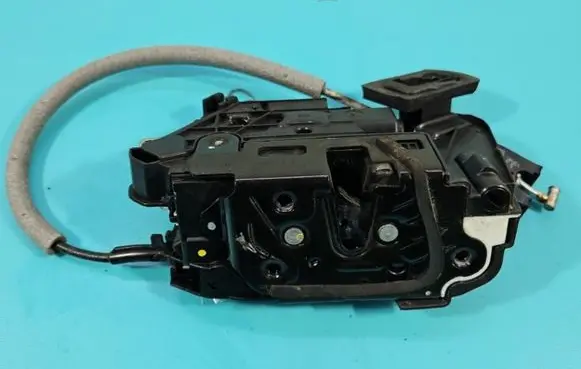 Skoda Fabia Mk3 (NJ) Front door lock 6V1837016A IMPRK1409983