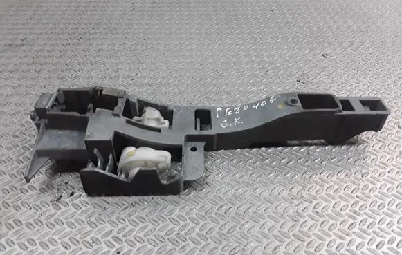 Rear door exterior handle/bracket
