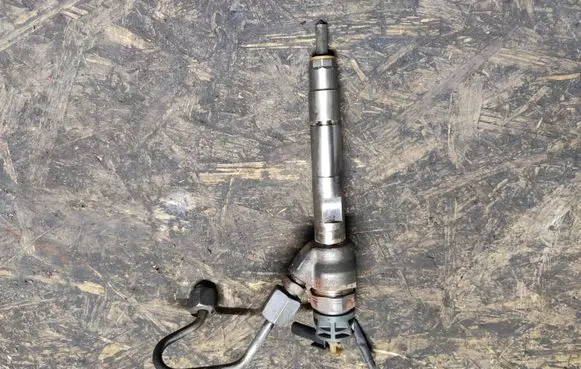 BMW 2 F46 Fuel injector 8514148 0445110743