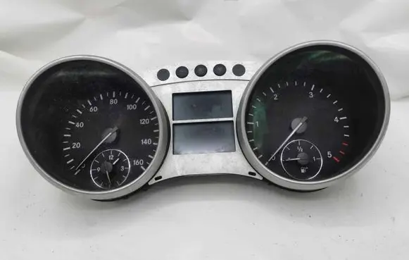 Mercedes-Benz R W251 Speedometer (instrument cluster) A2515404448 A2C53168 A2C53192055