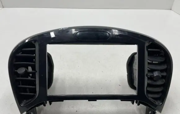 Nissan Juke I F15 Radio/GPS head unit trim 682601KE0A 682U11KE0A