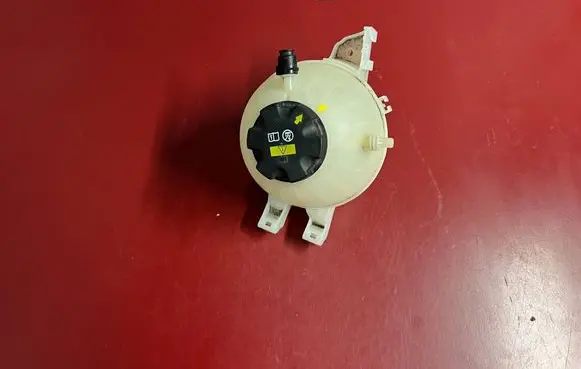 BMW X3 G01 Coolant expansion tank/reservoir 7925685 17137925685