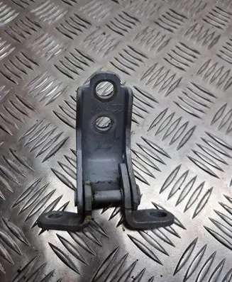 Honda CR-V Front door upper hinge