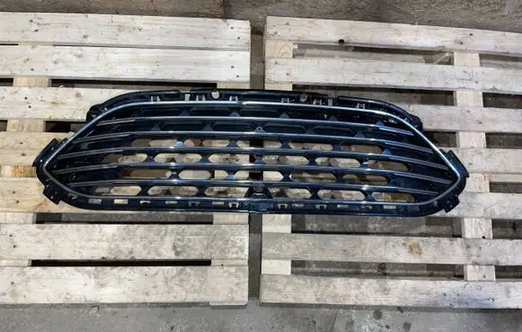 Ford Kuga III Front bumper LV4B-8200-G S2412P081