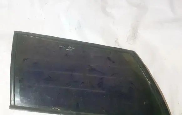 Volkswagen PASSAT B4 Rear side window