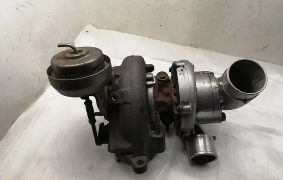 Toyota Avensis T250 Turbo 172010R020