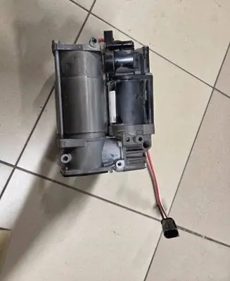 BMW 5 F10 F11 Air suspension compressor/pump 6789450 24449710 10R036089
