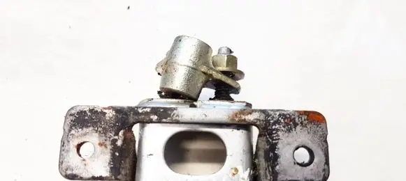 Honda Jazz Tailgate/trunk/boot hinge