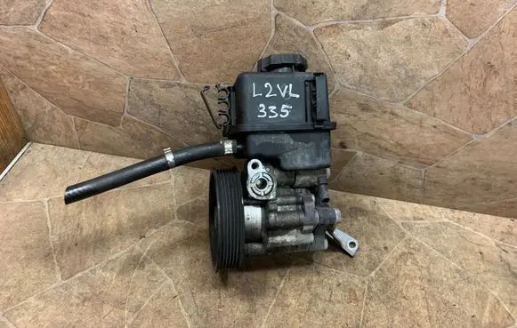 Mercedes-Benz C W204 Power steering pump A0064661501