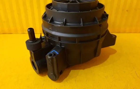 Mercedes-Benz Sprinter W907 W910 Fuel filter housing A6540905500