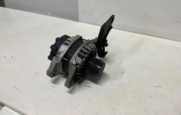Hyundai i20 (PB PBT) Generator/alternator 373002B700