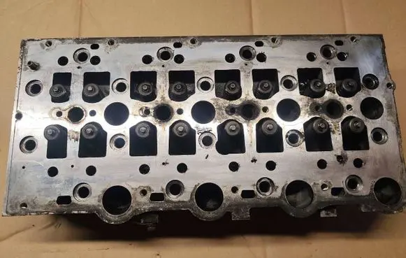 Chrysler Voyager Engine head 30352046F