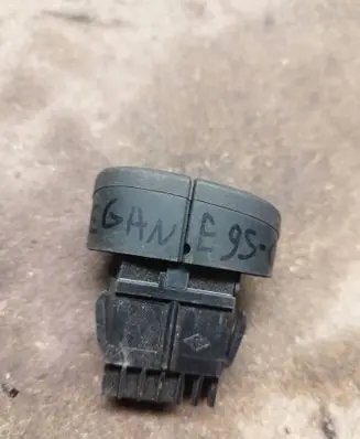 Renault Scenic I Windscreen/window heater switch 841243b