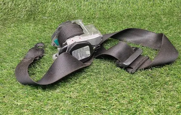 Mercedes-Benz Sprinter W906 Front seatbelt 2018680222