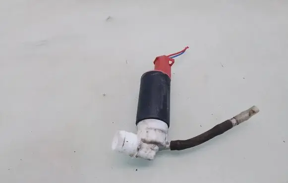 Toyota Corolla Verso E121 Windscreen/windshield washer pump