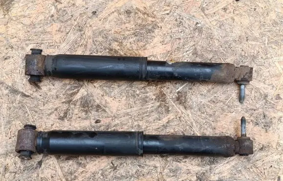 Rear shock absorber/damper