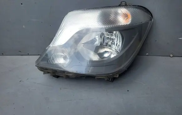 Mercedes-Benz Sprinter W906 Headlight/headlamp A9068205900
