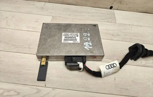Audi A4 S4 B7 8E 8H Bluetooth control unit module 8P0862335D