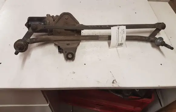Opel Vivaro Front wiper linkage and motor