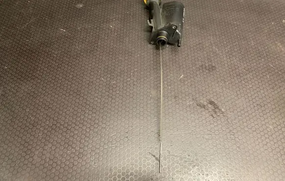 Opel Vivaro Oil level dip stick 8200707066