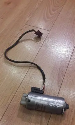 Mercedes-Benz S W220 Seat adjustment motor 2208205042 901749100 0130002681