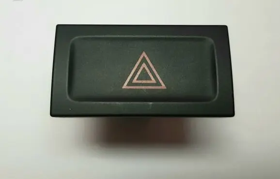 Volkswagen Tiguan Hazard light switch 5N0953509A