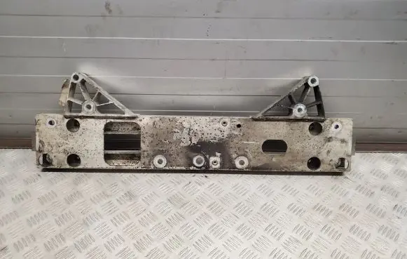 Chrysler Pacifica Steering rack mounting bracket 68223606AC