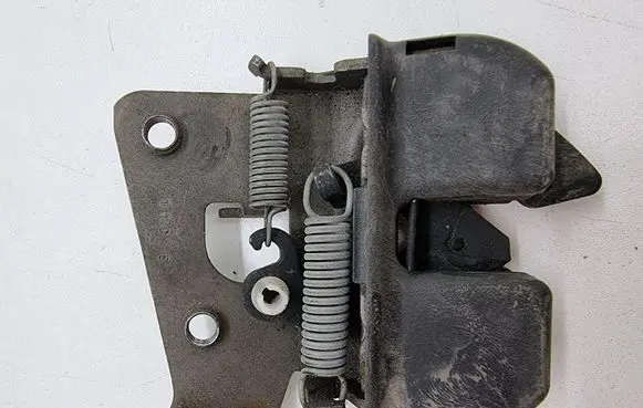 BMW 5 E60 E61 Seat back rest lock catch 7112864 52207112864 52207119460