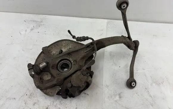Audi A5 8T 8F Front wheel hub spindle knuckle
